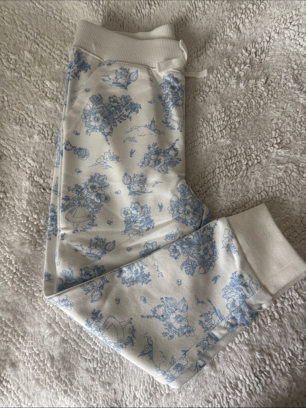 Girl’s Janie and Jack Disney Alice in Wonderland Toile Jogger Pants, 4
